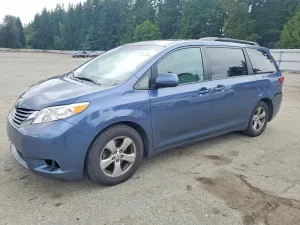 Toyota Sienna 3.5L 6 2015