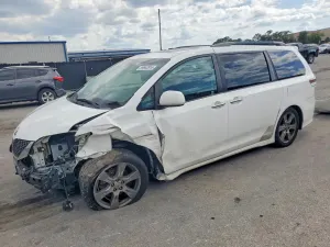 Toyota Sienna 3.5L 6 2017
