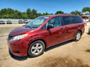 Toyota Sienna 3.5L 6 2011