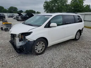 Toyota Sienna 3.5L 6 2014