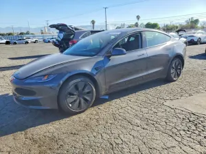 Tesla Model 3 2025