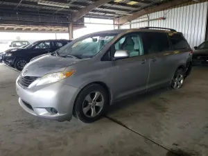Toyota Sienna 3.5L 6 2013