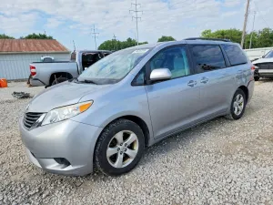 Toyota Sienna 3.5L 6 2013