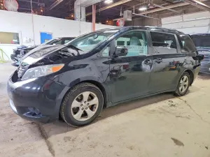 Toyota Sienna 3.5L 6 2015