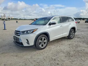 Toyota Highlander 3.5L 6 2017