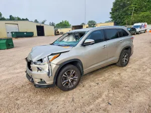 Toyota Highlander 3.5L 6 2016