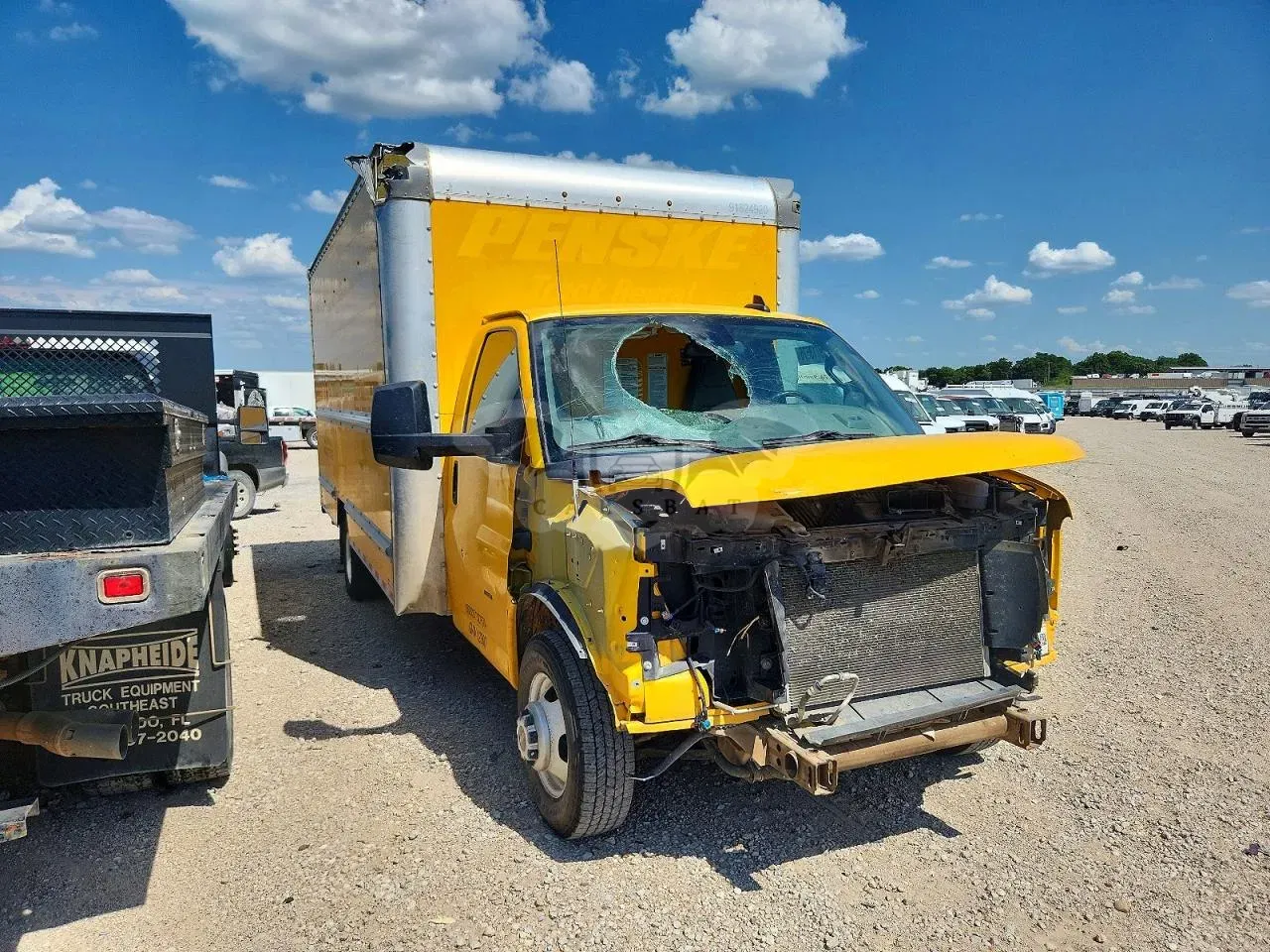 GMC Savana 6.6L 8 2022