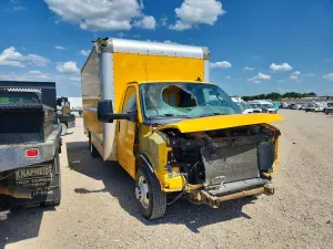 GMC Savana 6.6L 8 2022