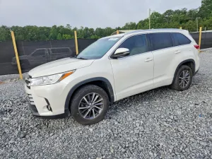 Toyota Highlander 3.5L 6 2017
