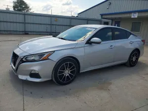 Nissan Altima 2.5L 4 2020