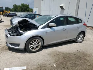 Ford Focus SE 2.0L 4 2015