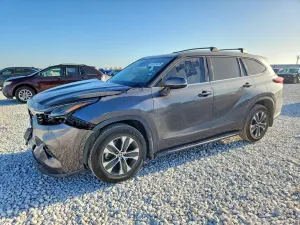 Toyota Highlander 3.5L 6 2021