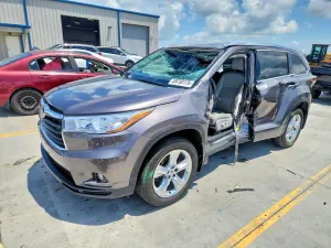 Toyota Highlander 3.5L 6 2015