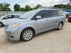Toyota Sienna 3.5L 6 2012