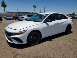 Hyundai Elantra 2.0L 4 2026