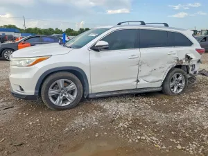 Toyota Highlander 3.5L 6 2016