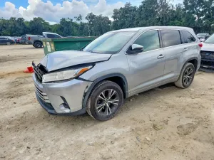 Toyota Highlander 3.5L 6 2017