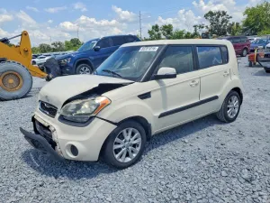 Kia Soul 2.0L 4 2013