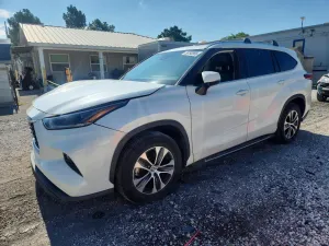 Toyota Highlander 3.5L 6 2021