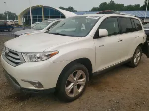 Toyota Highlander 3.5L 6 2013