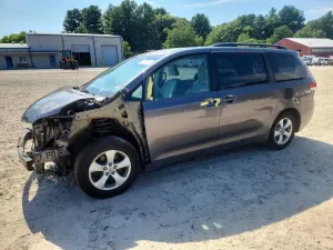 Toyota Sienna 3.5L 6 2014