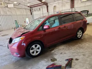 Toyota Sienna 3.5L 6 2017