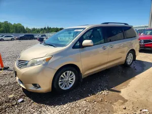 Toyota Sienna 3.5L 6 2013