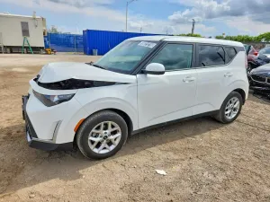 Kia Soul 2.0L 4 2025