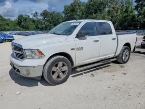 RAM 1500 5.7L 8 2015