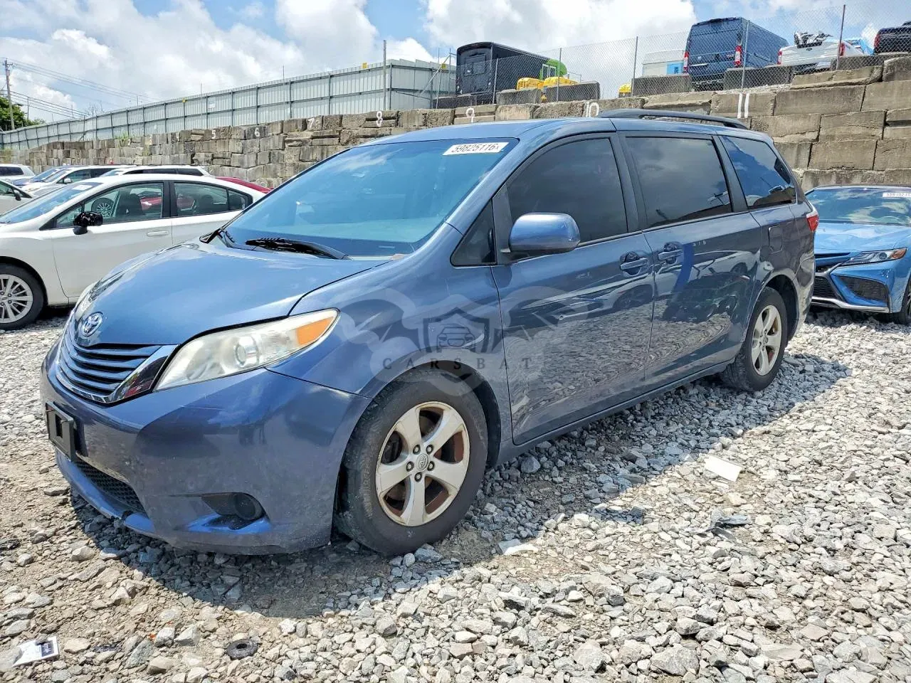 Toyota Sienna 3.5L 6 2015