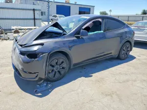 Tesla Model Y 2025