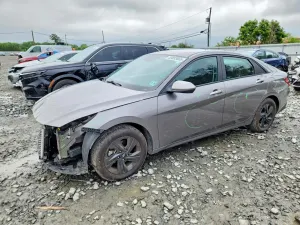 Hyundai Elantra 2.0L 4 2023