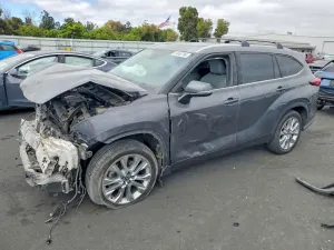 Toyota Highlander 3.5L 6 2020