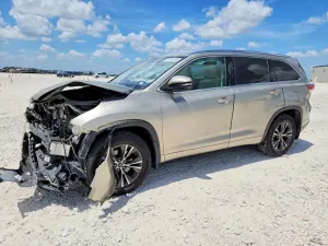Toyota Highlander 3.5L 6 2016