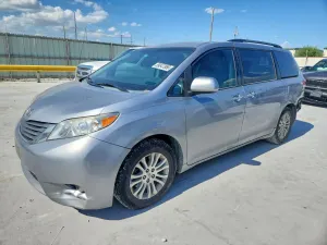 Toyota Sienna 3.5L 6 2013