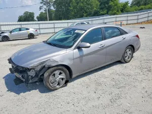 Hyundai Elantra 2.0L 4 2025