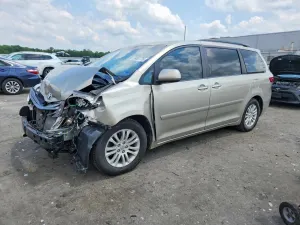 Toyota Sienna 3.5L 6 2017