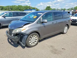 Toyota Sienna 3.5L 6 2017