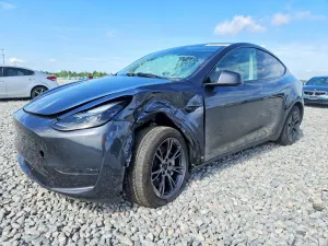 Tesla Model Y 2025