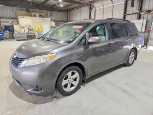Toyota Sienna 3.5L 6 2013