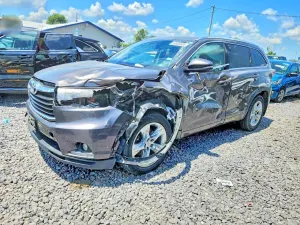 Toyota Highlander 3.5L 6 2014