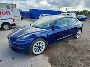 Tesla Model 3 2022