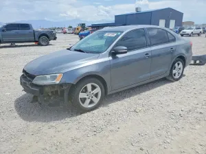 Volkswagen Jetta 2.0L 4 2012