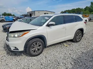 Toyota Highlander 3.5L 6 2015
