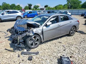 Hyundai Elantra 2.0L 4 2022