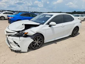Toyota Camry 2.5L 4 2021