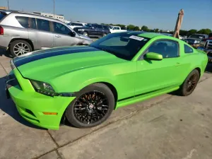 Ford Mustang 3.7L 6 2013
