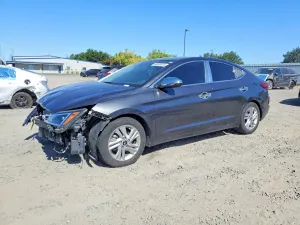 Hyundai Elantra 2.0L 4 2020