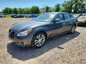 Infiniti Q70 3.7L 6 2015
