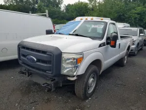 Ford F-250 6.2L 8 2015